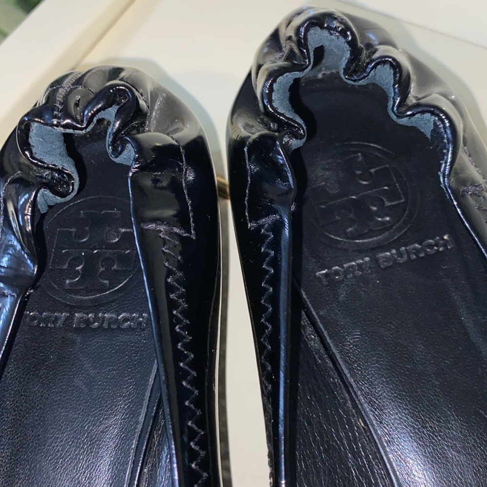 Tory Burch black patent leather ballet flats size 6 - Picture 4 of 8